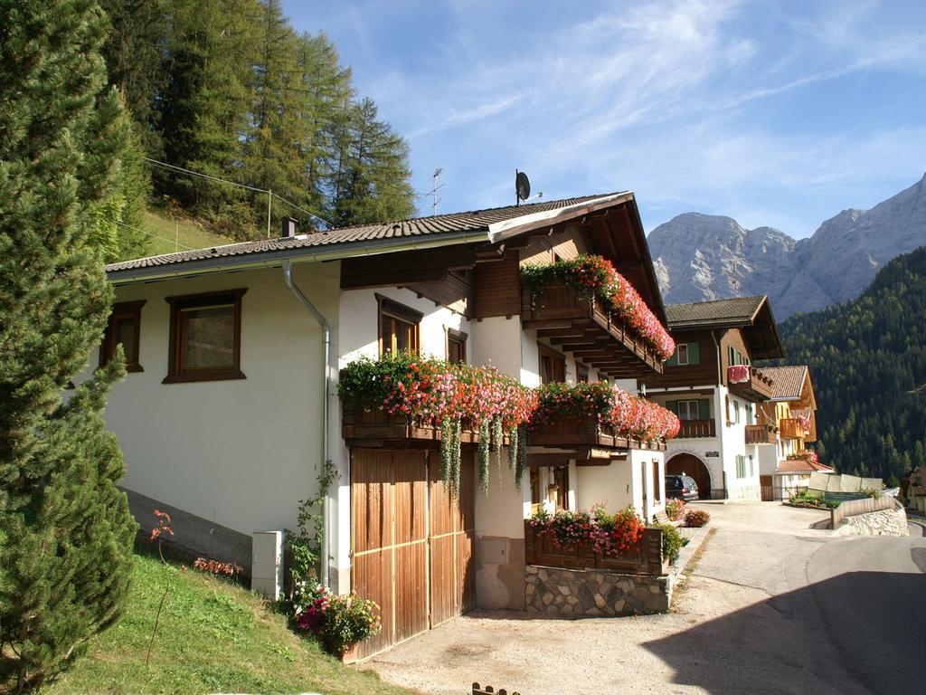 Ciasa Complojer Apartment La Valle Exterior foto